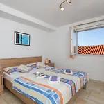 Apartment Lovro