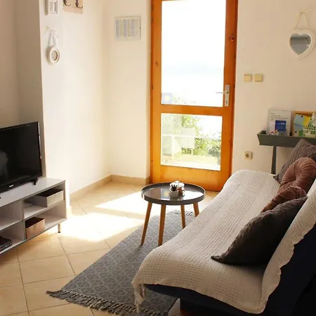 Lovro Apartment *