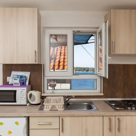 Lovro Apartment