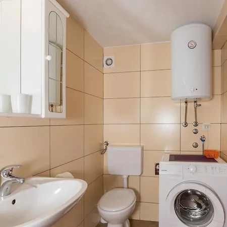 Apartment Lovro